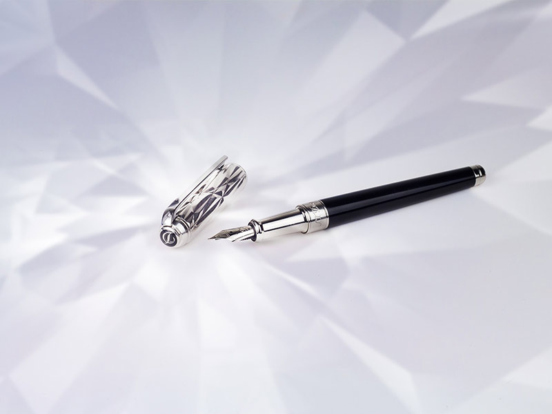 "المستقبل" بين يديك مع مجموعة Crazy Diamonds الجديدة من S.T.Dupont